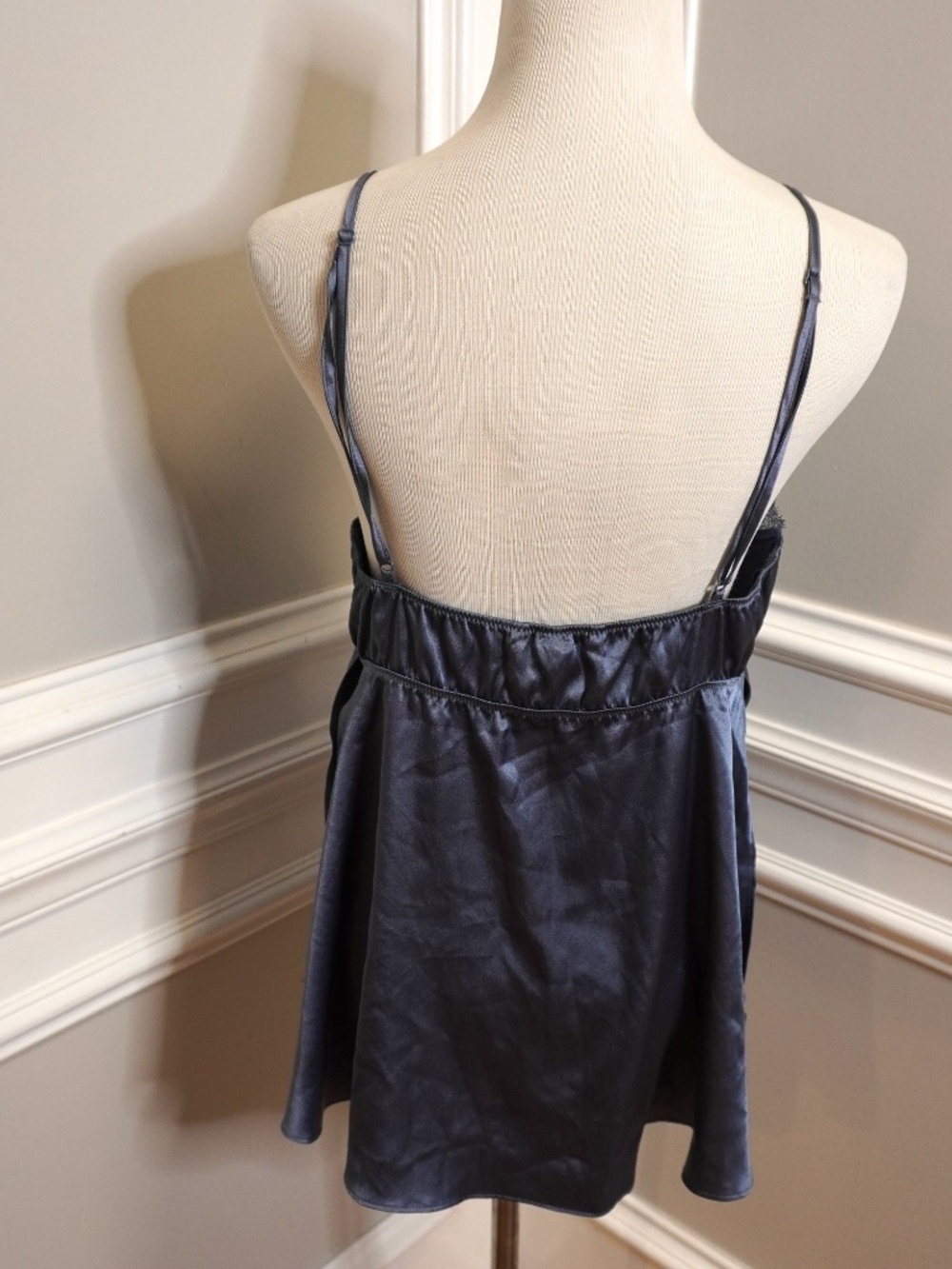 Victoria Secret Laced/Silk Top, Size L - Picture 3 of 4